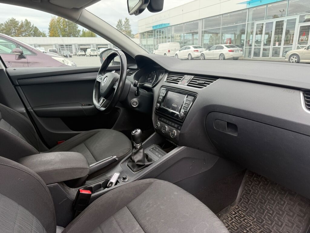 Skoda Octavia 2015 Valkoinen
