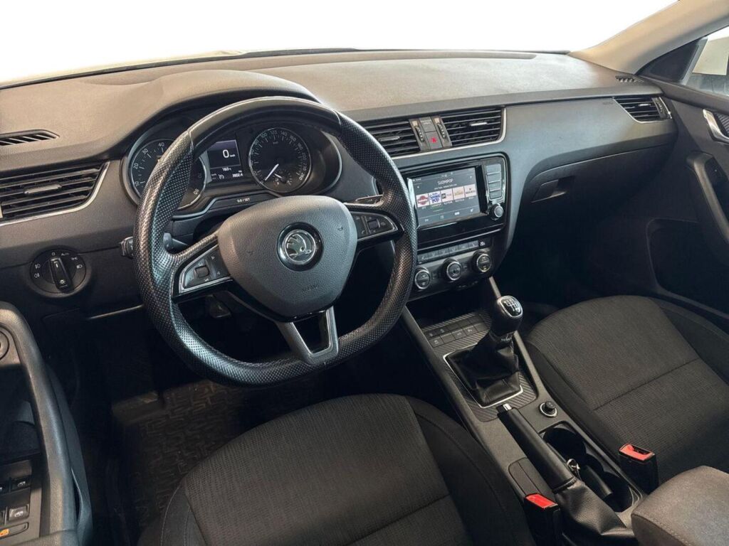 Skoda Octavia 2015 Valkoinen