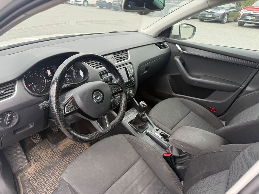Skoda Octavia 2015 Valkoinen