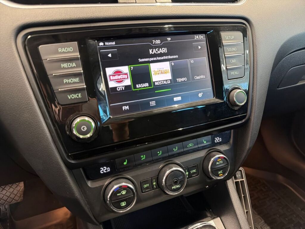 Skoda Octavia 2015 Musta