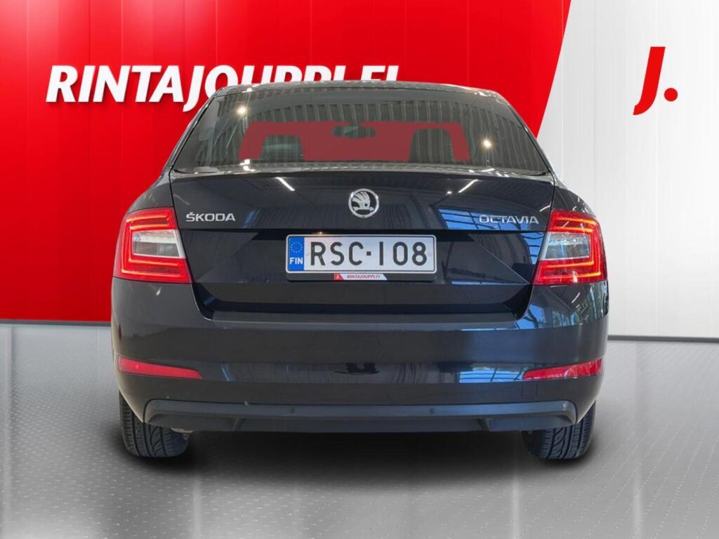 Skoda Octavia 2015 Musta