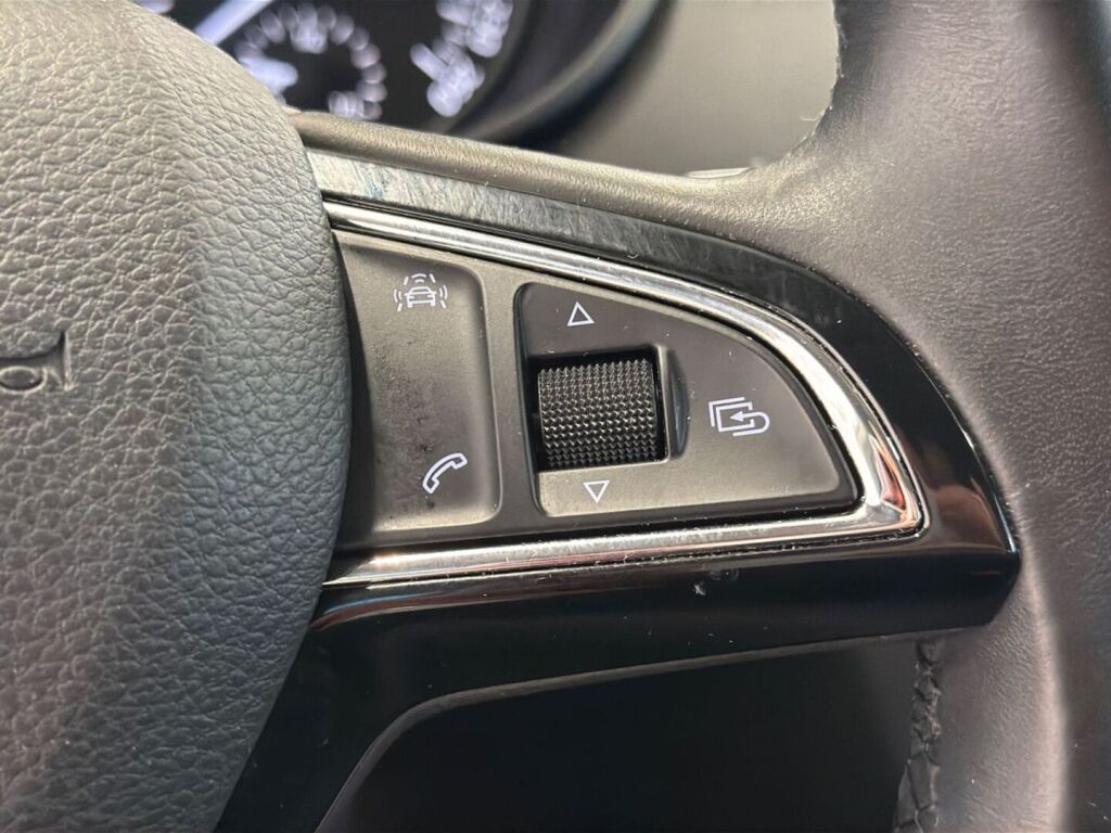Skoda Octavia 2015 Musta