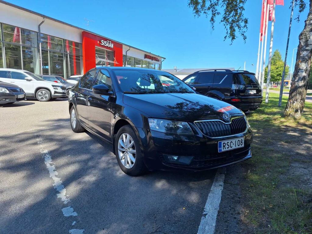Skoda Octavia 2015 Musta