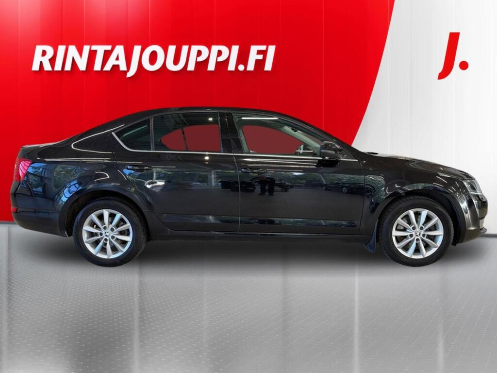 Skoda Octavia 2015 Musta