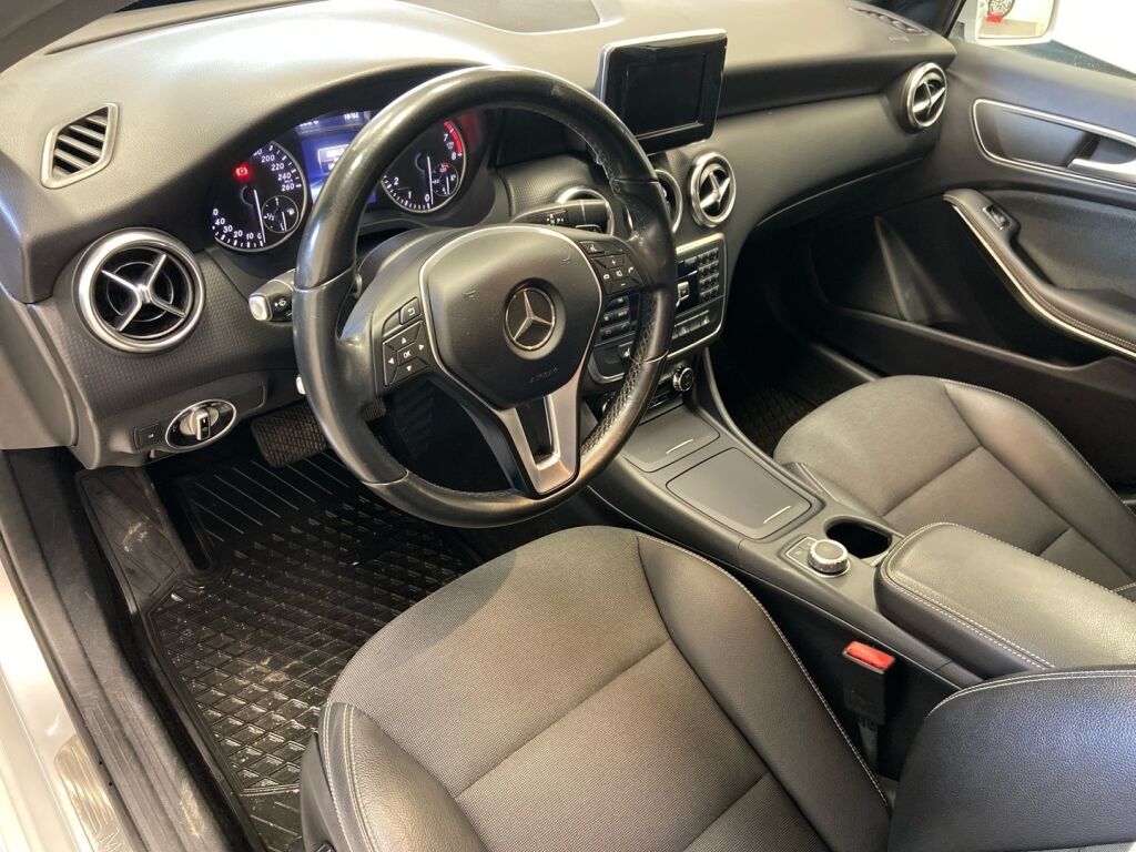 Mercedes-Benz A 2015 Harmaa
