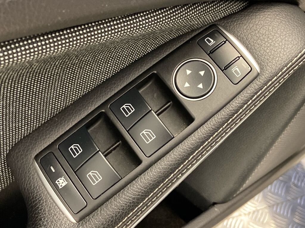 Mercedes-Benz A 2015 Harmaa