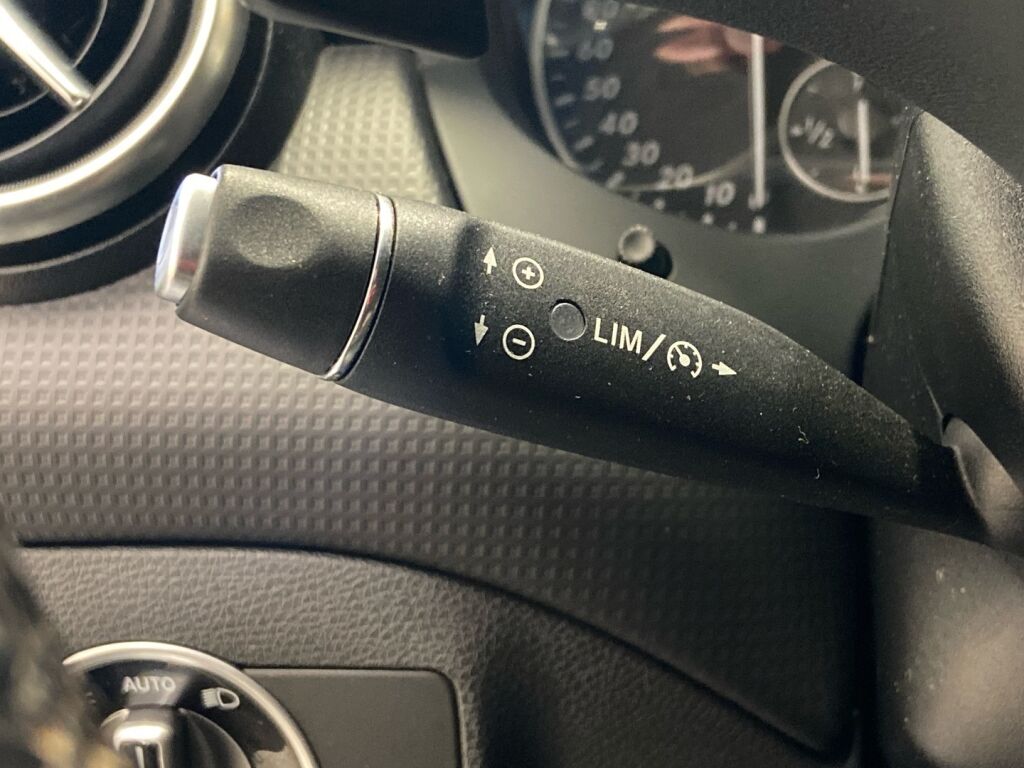 Mercedes-Benz A 2015 Harmaa