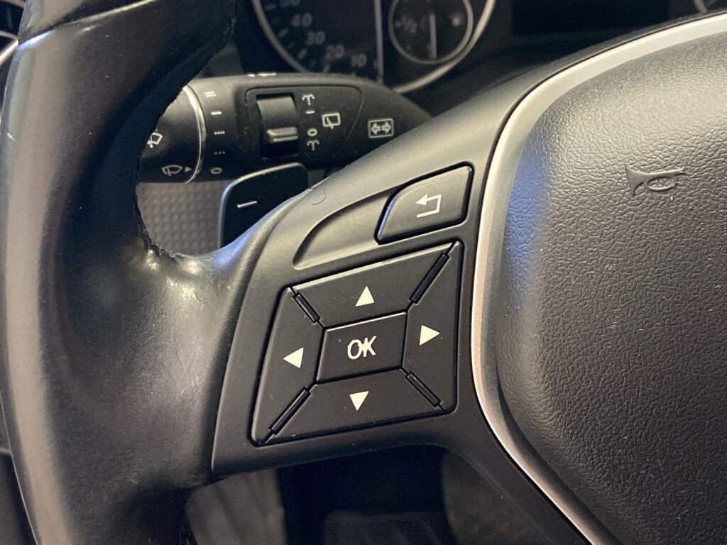 Mercedes-Benz A 2015 Harmaa