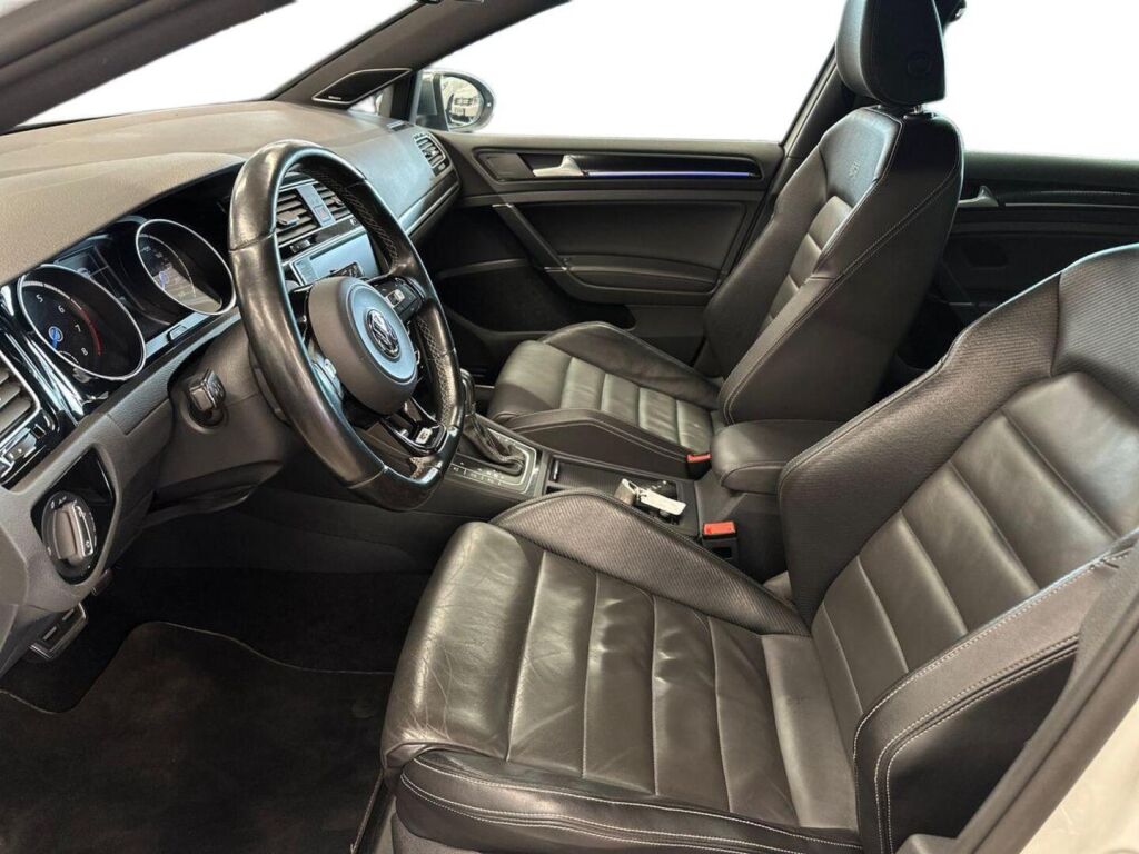 Volkswagen Golf 2016 Valkoinen
