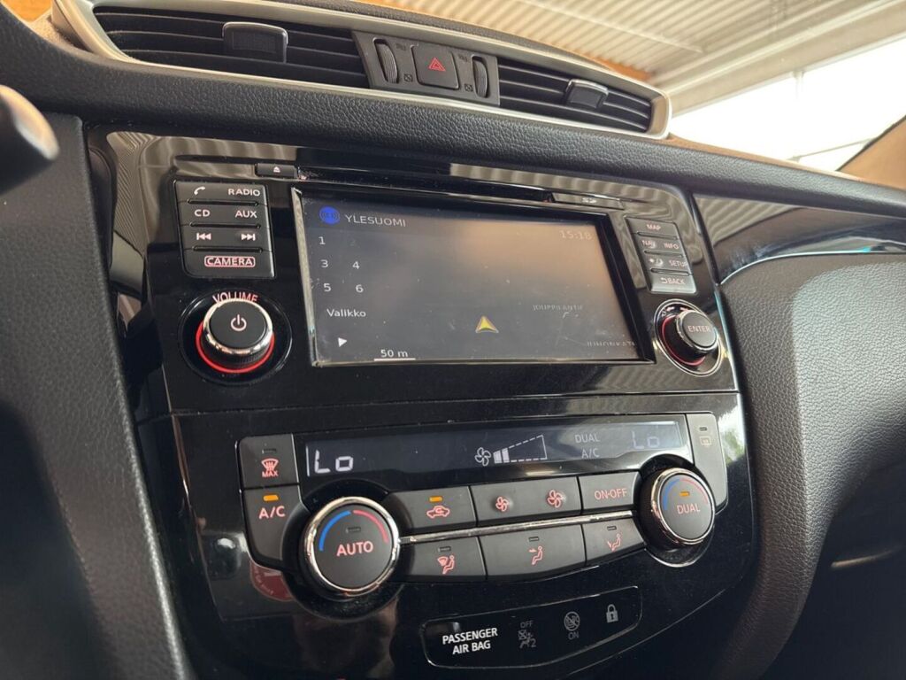 Nissan Qashqai 2015 Metallinhohto Violetti