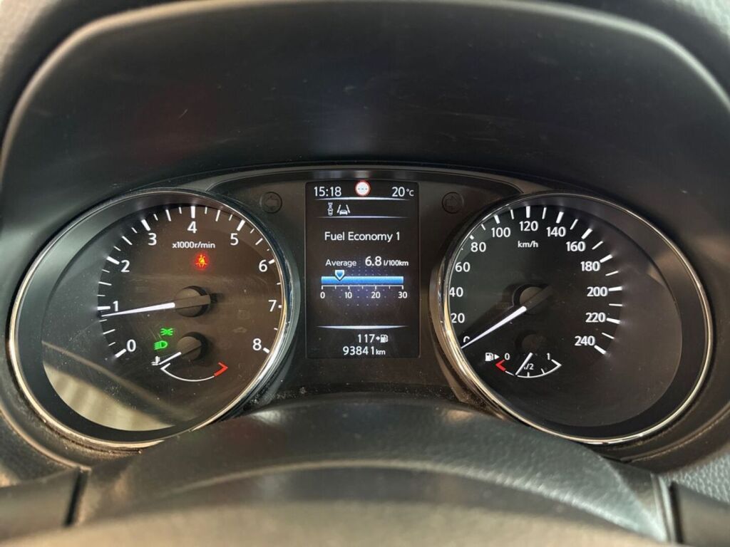 Nissan Qashqai 2015 Metallinhohto Violetti