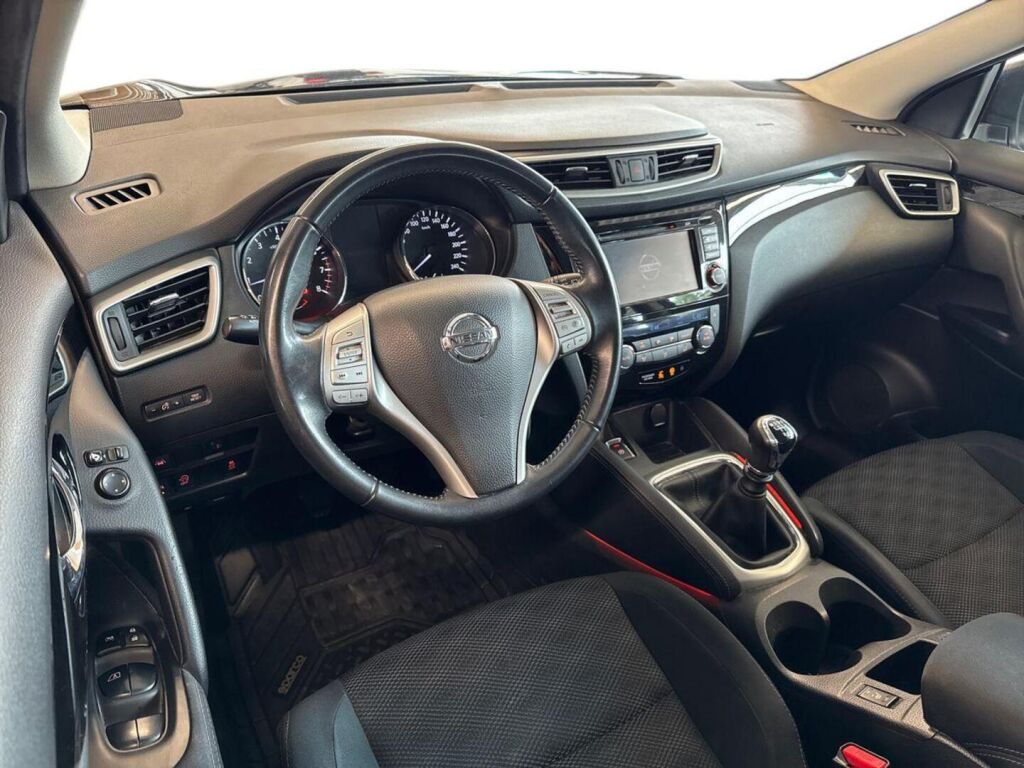 Nissan Qashqai 2015 Metallinhohto Violetti
