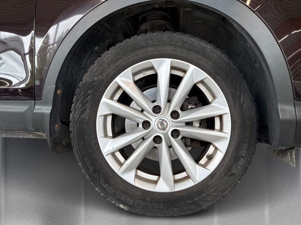 Nissan Qashqai 2015 Metallinhohto Violetti