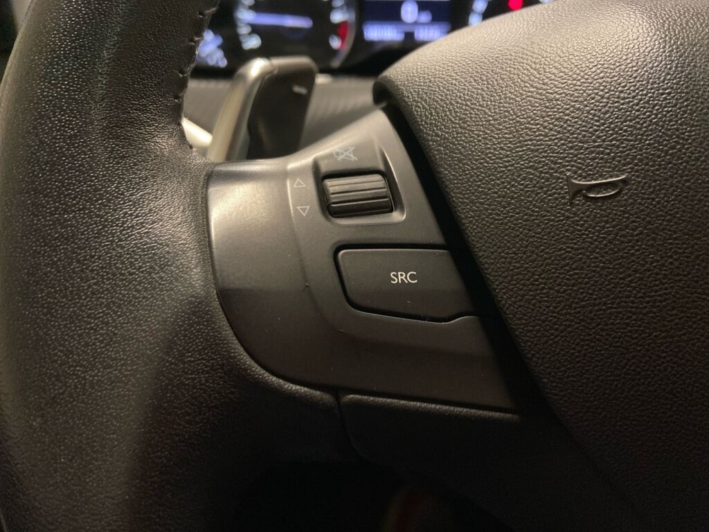 Peugeot 2008 2015 Valkoinen