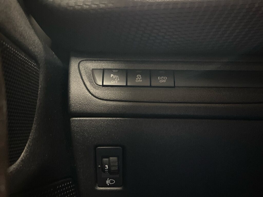 Peugeot 2008 2015 Valkoinen