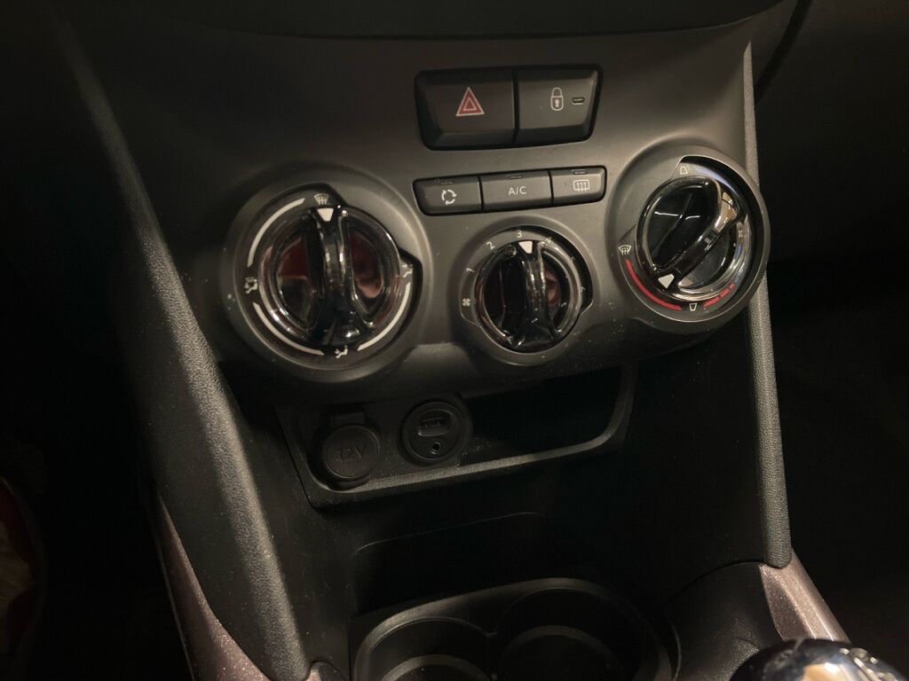 Peugeot 2008 2015 Valkoinen