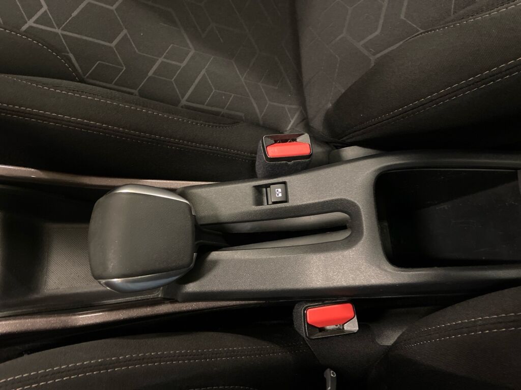 Peugeot 2008 2015 Valkoinen