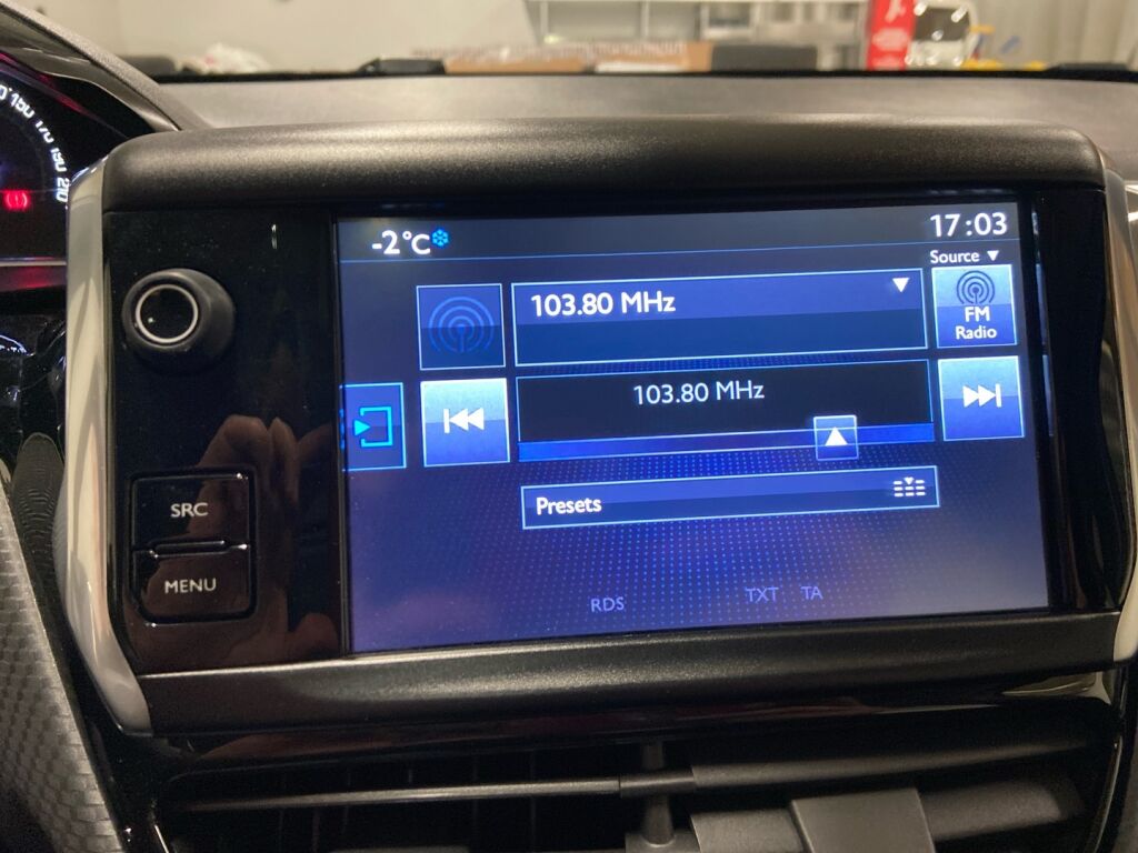 Peugeot 2008 2015 Valkoinen