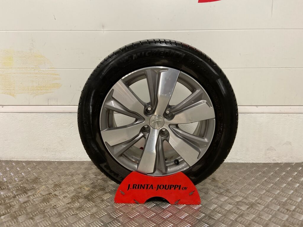 Peugeot 2008 2015 Valkoinen