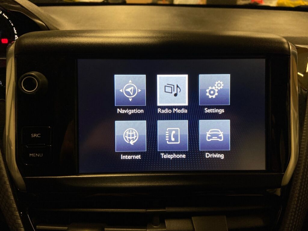 Peugeot 2008 2015 Valkoinen