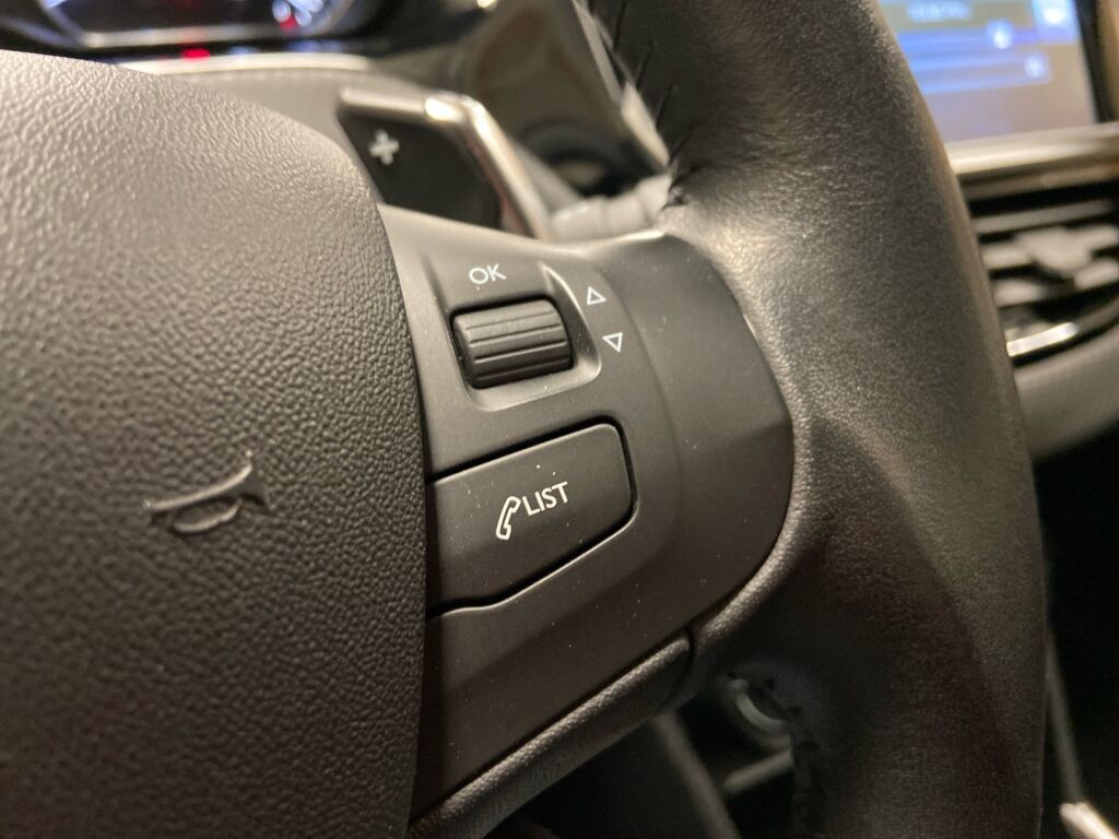 Peugeot 2008 2015 Valkoinen