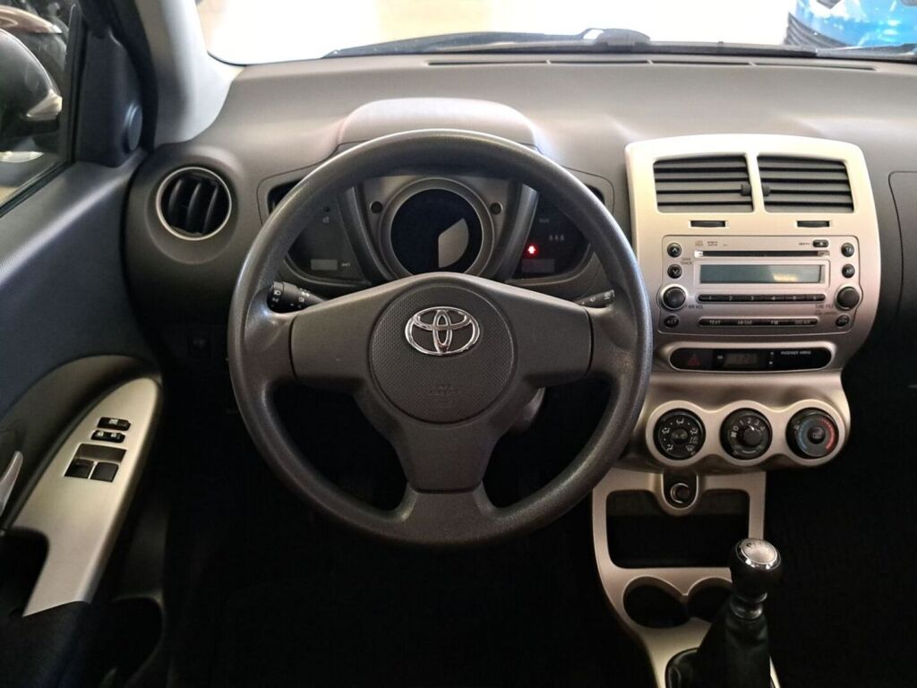 Toyota Urban Cruiser 2010 Violetti