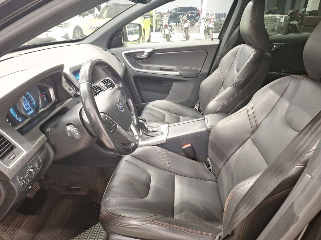 Volvo XC60 2015 Musta