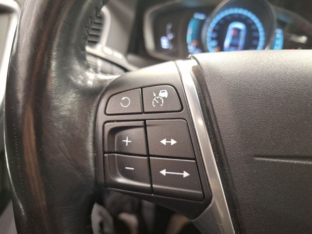 Volvo XC60 2015 Musta