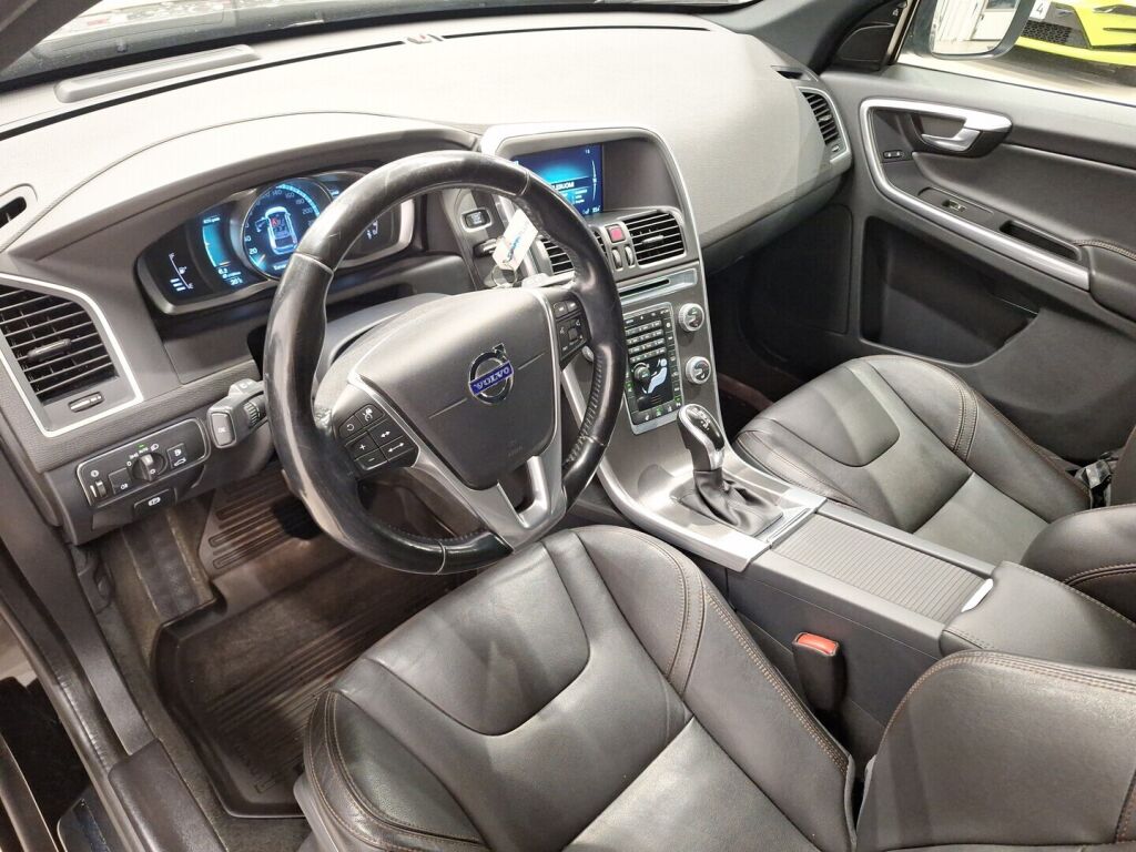 Volvo XC60 2015 Musta