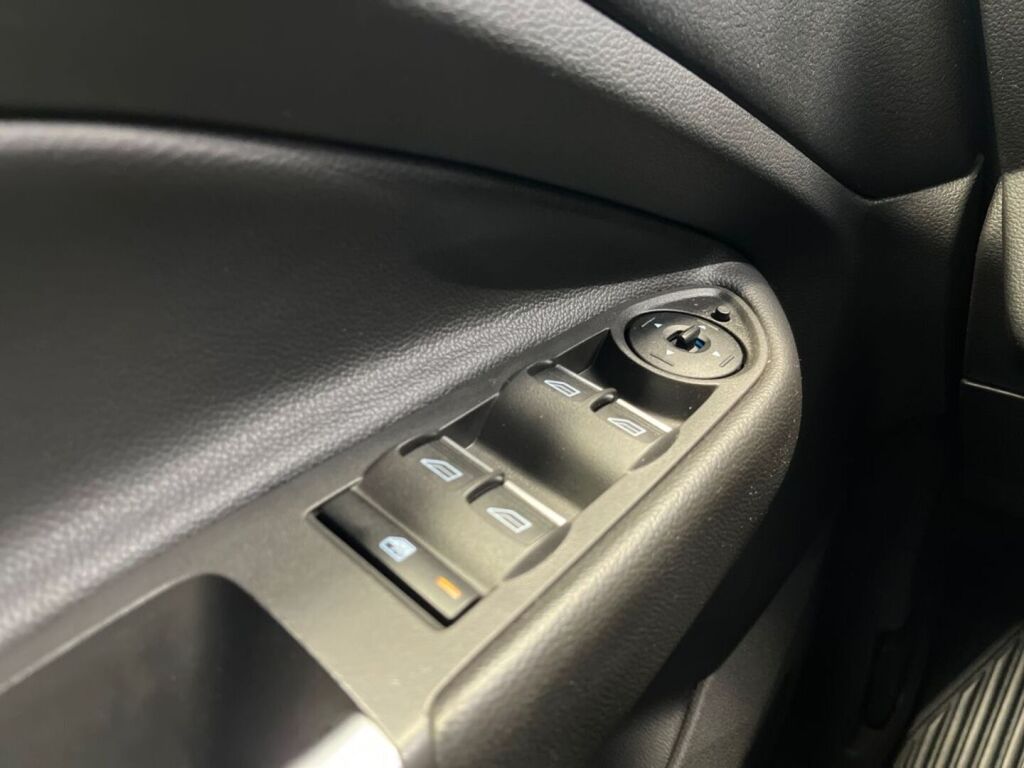Ford Kuga 2015 Valkoinen