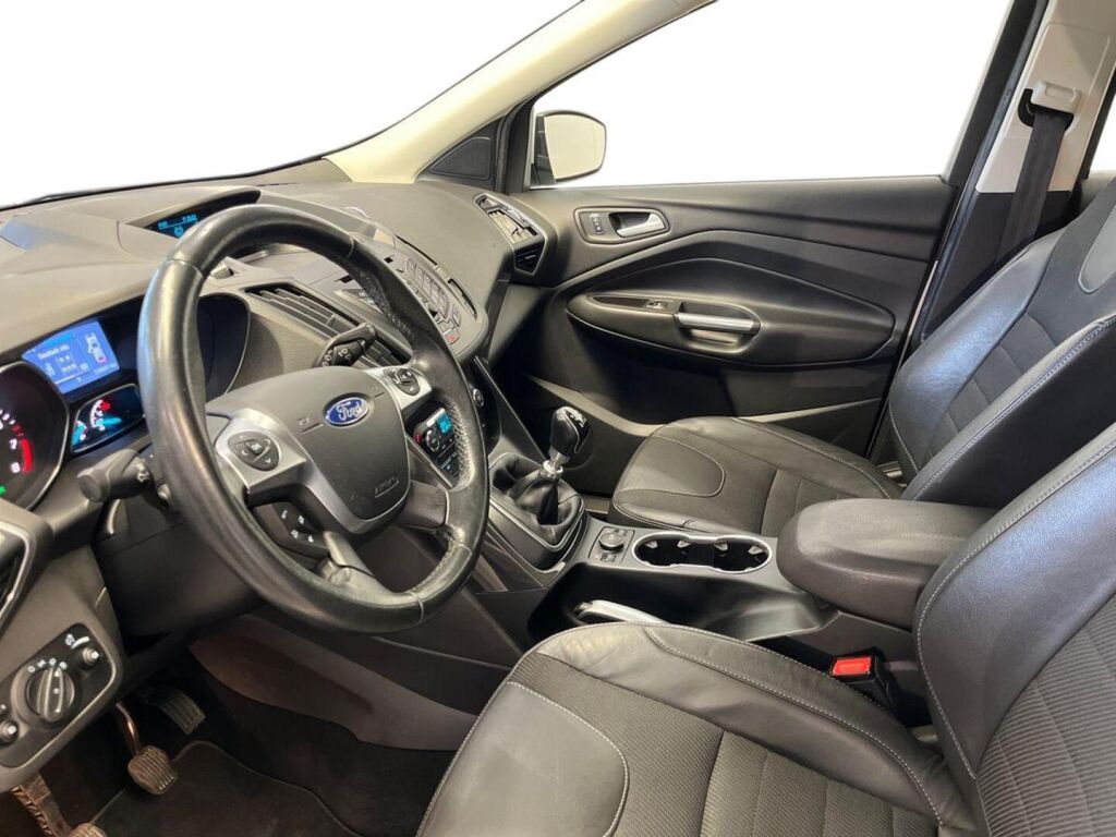 Ford Kuga 2015 Valkoinen
