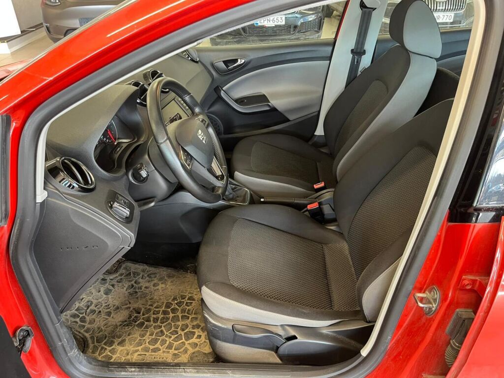 Seat Ibiza 2016 Punainen