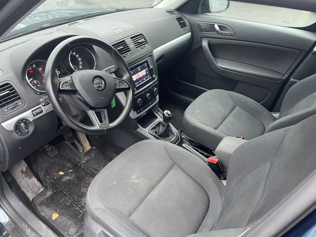 Skoda Yeti 2015 Sininen