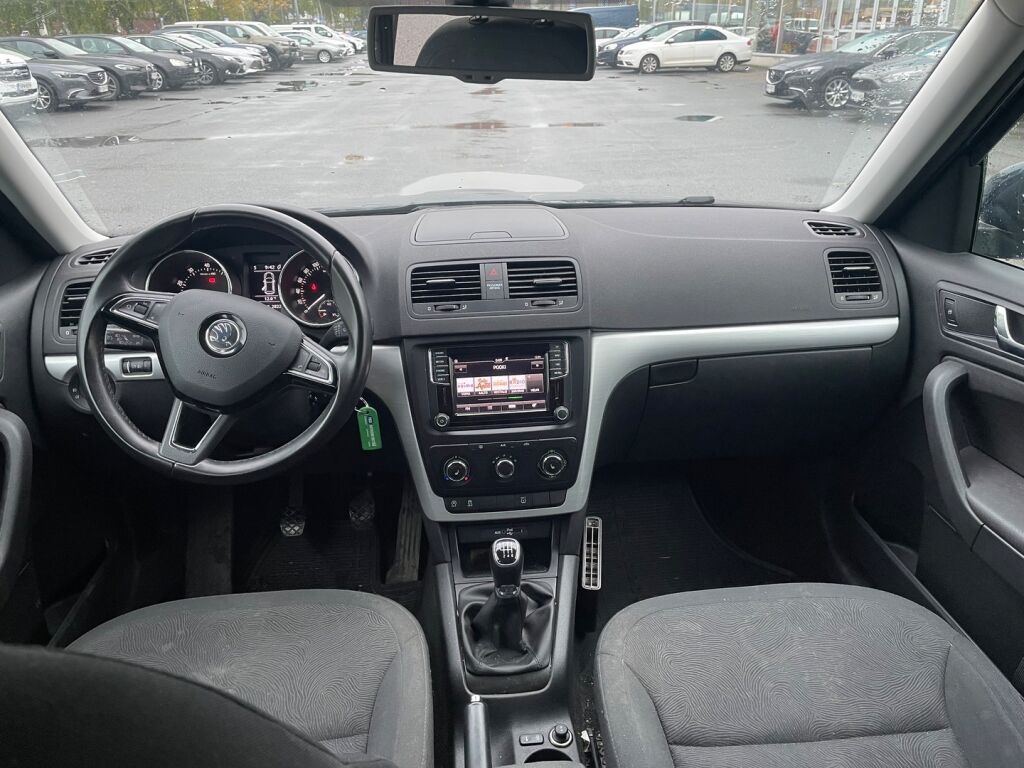 Skoda Yeti 2015 Sininen