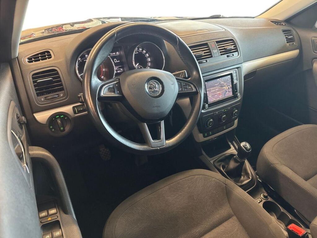 Skoda Yeti 2015 Sininen
