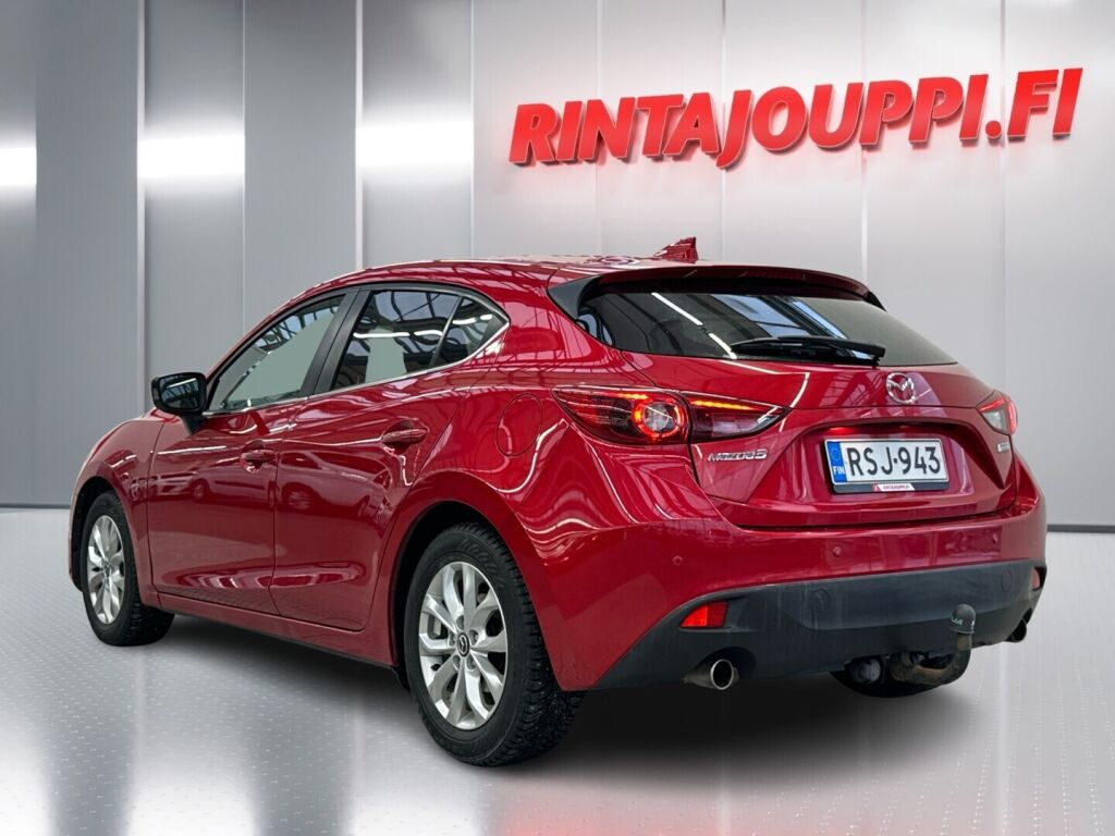 Mazda Mazda3 2016 Punainen