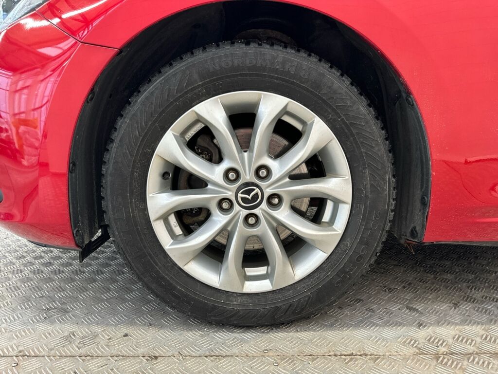 Mazda Mazda3 2016 Punainen