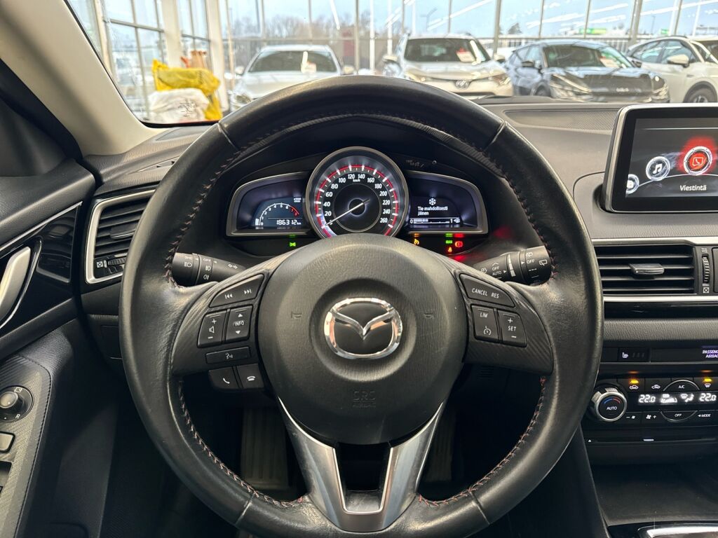 Mazda Mazda3 2016 Punainen