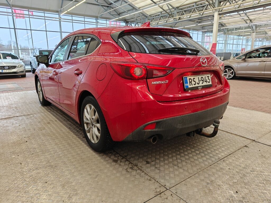 Mazda Mazda3 2016 Punainen