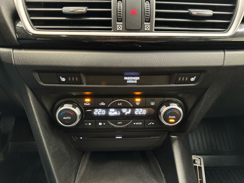 Mazda Mazda3 2016 Punainen