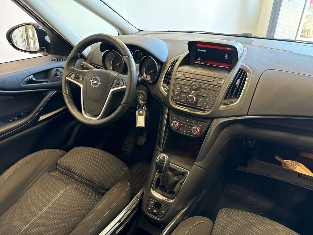 Opel Zafira Tourer 2016 Hopea