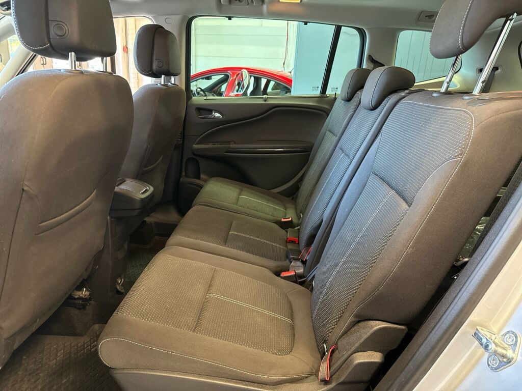 Opel Zafira Tourer 2016 Hopea