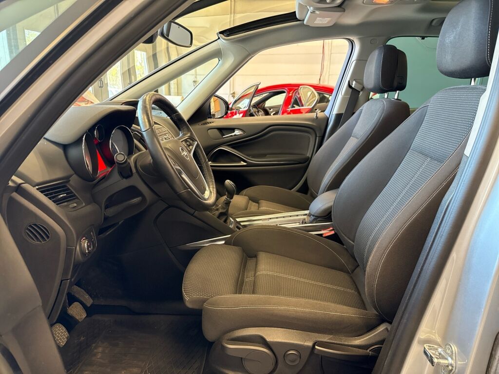 Opel Zafira Tourer 2016 Hopea