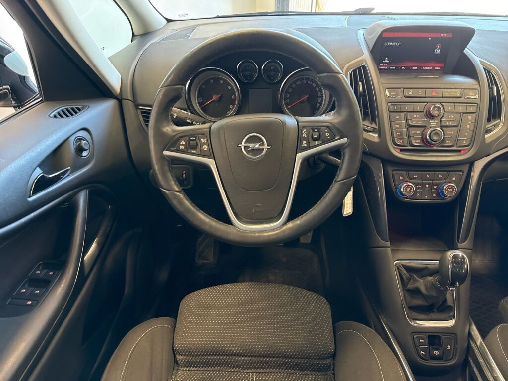 Opel Zafira Tourer 2016 Hopea