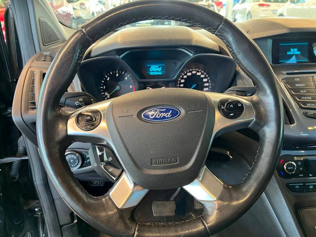 Ford Grand Tourneo Connect 2016 Musta