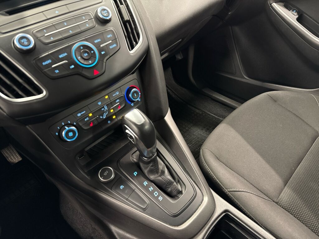 Ford Focus 2016 Valkoinen