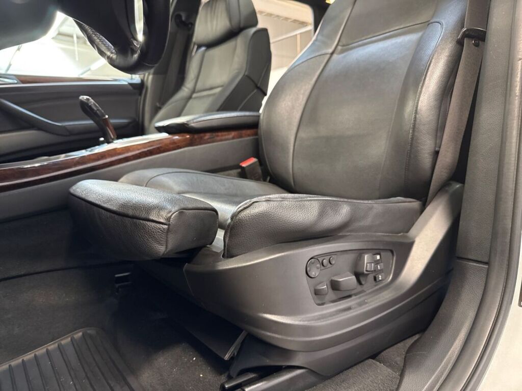 BMW X5 2010 Harmaa