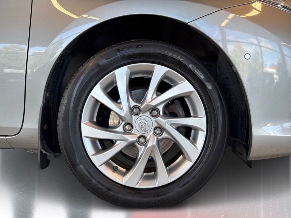 Toyota Auris 2016 Harmaa