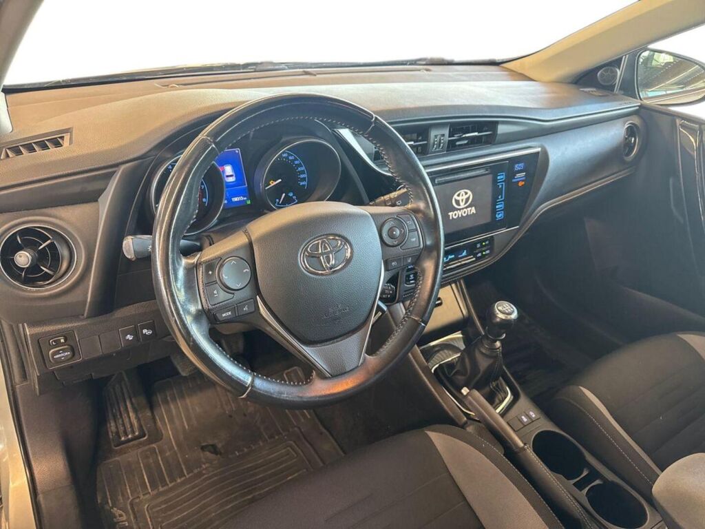 Toyota Auris 2016 Harmaa