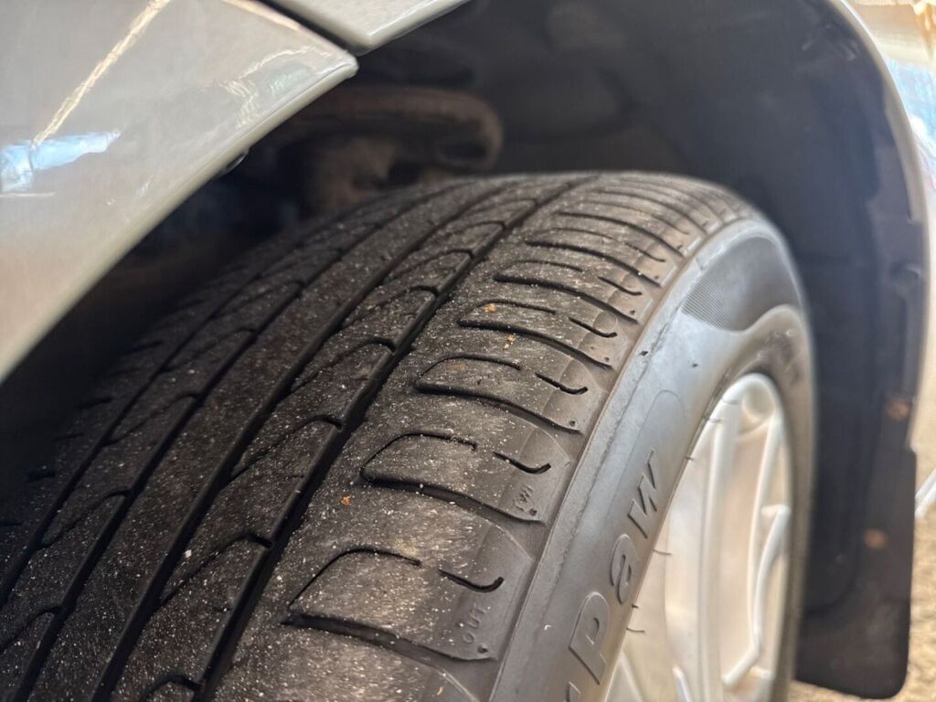 Toyota Auris 2016 Harmaa